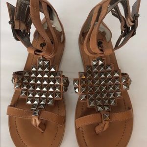 New Circus Sam Edelman Macy Gladiator Metal Antique Studs Leather Women Sandal 6